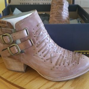 Cat womens booties